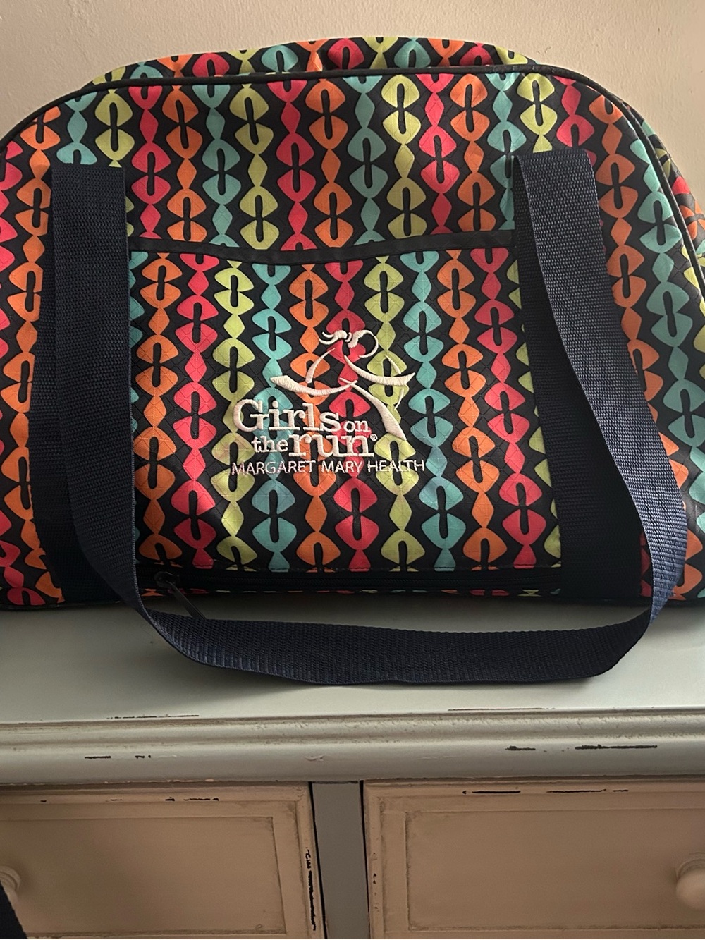 thirty-one Multicolor Geometric Travel Tote with Navy Straps